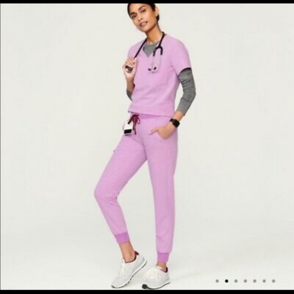 Women’s FIGS Dusk Set (Scrub Top & Bottom) - Picture 1 of 5